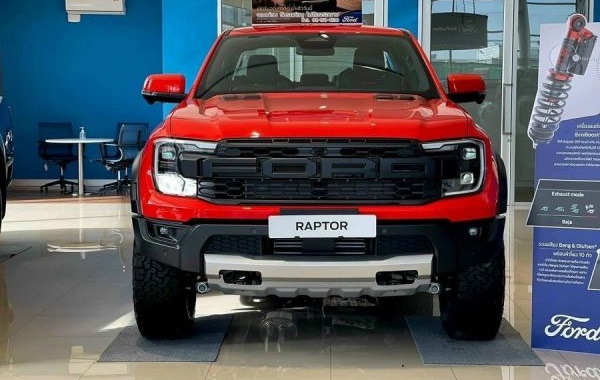 hinh-anh-xe-ford-ranger-raptor-2023-20-600x450